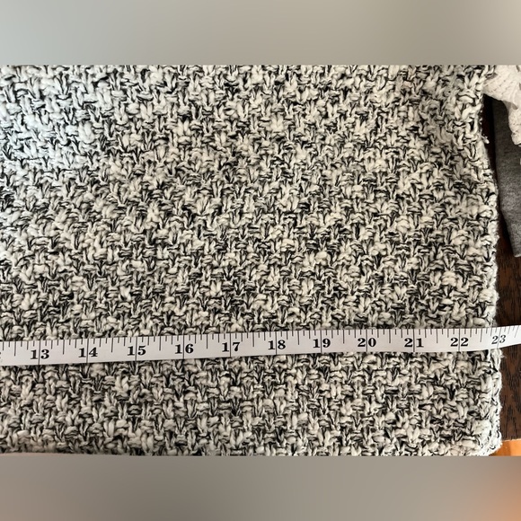 ASTR Marbled Oversized Knit Sweater with Cutout Balloon Sleeves - Picture 6 of 10